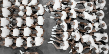 Deportados por Trump, venezuelanos relatam o inferno vivido em megaprisão de El Salvador