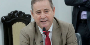 Deputado denuncia ter recebido ameaças de servidores do TJ por adiar votação de reajuste salarial