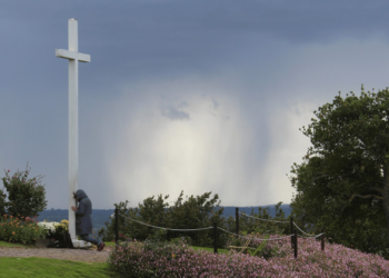 Volta de Jesus? Vaticano nega que Cristo apareceu mais de 40 vezes em uma colina na França