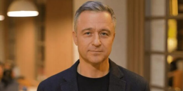 O homem que desafia Putin para resgatar crianças da guerra