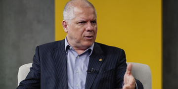 PF prende ex-presidente do INSS e faz buscas contra deputado e ex-ministro