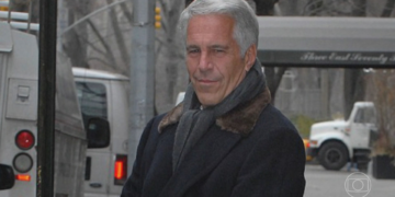 Em e-mails, Epstein diz ter recebido ligação com Lula e chama Bolsonaro de 'o cara'