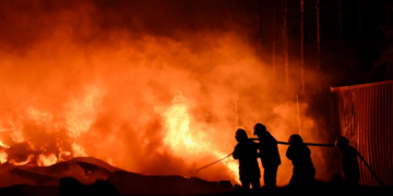 Explosão na Argentina causa incêndio e deixa 22 feridos; veja VÍDEO