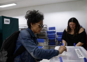 Chile encerra 1º turno de votação que define novo presidente; acompanhe a  contagem dos votos