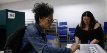 Chile encerra 1º turno de votação que define novo presidente; acompanhe a  contagem dos votos