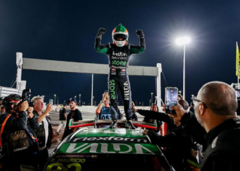 "Já corri 24h em Dubai e não vi essa iluminação nem lá; é maravilhosa", afirma 1° campeão da Stock Car