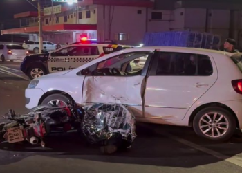 Homem morre em batida entre moto e carro