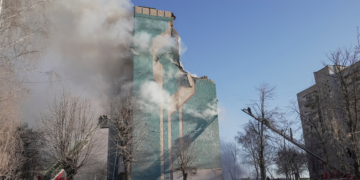 Ataque russo com 500 drones e mísseis mata 20 na Ucrânia e deixa vizinhos da Otan em alerta