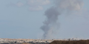 Exército de Israel faz novos bombardeios em Gaza após acusar Hamas de violar cessar-fogo