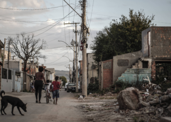 Negros e pobres são os mais afetados por eventos climáticos extremos, diz estudo