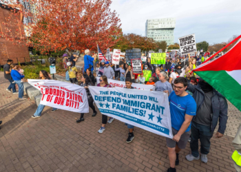 Imigrantes sem documentos alteram suas rotinas por medo de deportação nos EUA