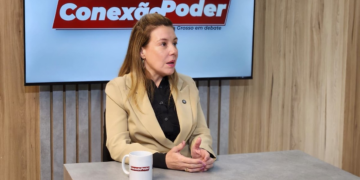 "Vou trocar secretário 20 vezes se precisar”, diz Flávia Moretti sobre alinhamento na gestão