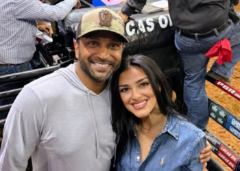 Diretor do FBI usa equipes da Swat para proteger namorada e é alvo de críticas dentro da polícia americana, diz jornal