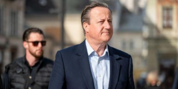 David Cameron, ex-primeiro-ministro britânico, anuncia que está com câncer de próstata, diz jornal