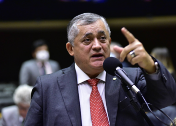 Rompimento entre Motta e Lindbergh não é crise com governo, diz líder