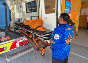 VÍDEO: Mulher ‘ressuscita’ em caixão minutos antes de cremação na Tailândia