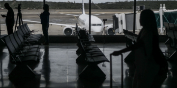 Venezuela revoga licenças de companhias aéreas que suspenderam voos no país