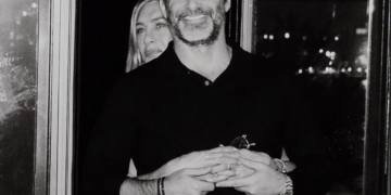 Jennifer Aniston confirma namoro com Jim Curtis