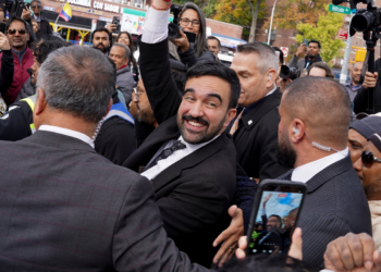 Às vésperas de eleição em NY, Trump chama Mamdani de 'comunista' e rejeita comparação: 'Sou mais bonito'