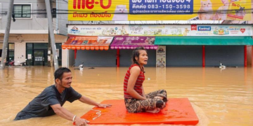 'Ficamos presos na água por sete dias': chuvas intensas provocam enchentes no sul da Ásia e deixam 600 mortos