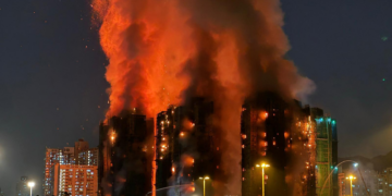 Incêndio em Hong Kong: número de mortos sobe para 146