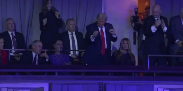 Trump dança ao som de YMCA no sorteio dos grupos da Copa do Mundo; VÍDEO