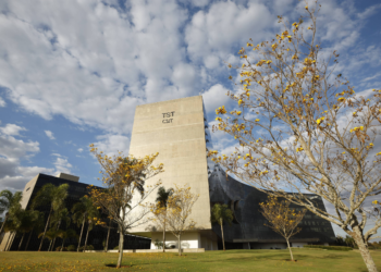 Justiça do Trabalho registra alta de ações entre 2022 e 2024