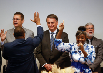 Ex-secretário da Receita foi demitido por medida que favoreceu pastores