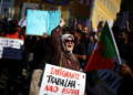 Brasileiros foram mais da metade dos imigrantes deportados em Portugal nos dois últimos anos, diz jornal