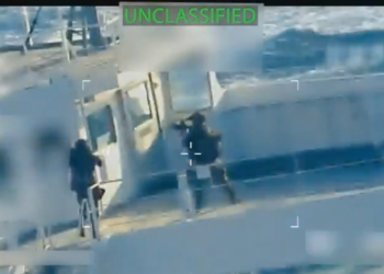 Navios com 11 milhões de barris de petróleo 'empacam' na Venezuela após apreensão dos EUA, segundo agência