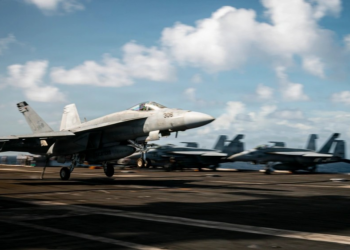 Trinidad e Tobago, a poucos quilômetros da Venezuela, permite que aeronaves militares dos EUA usem seus aeroportos