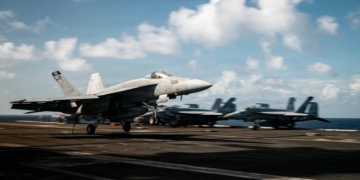 Trinidad e Tobago, a poucos quilômetros da Venezuela, permite que aeronaves militares dos EUA usem seus aeroportos