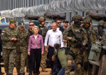 Putin nega intenção de guerra com a Europa e fala em 'histeria' no Ocidente