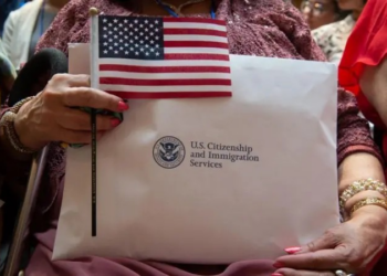 Eles estavam prestes a se tornar americanos – até Trump cancelar suas cerimônias de cidadania