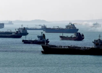 Após ação e bloqueio de Trump, Venezuela começa a ficar sem espaço para armazenar petróleo, diz agência