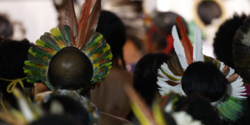 Fumaça, dança e bebida com saliva: como foi o primeiro doutorado 100% indígena do país