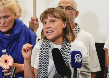 Greta Thunberg é presa em protesto pró-Palestina em Londres, diz grupo de ativistas