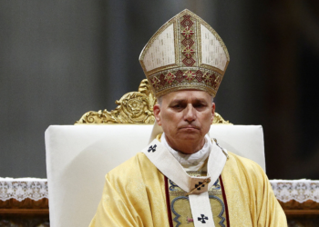 Papa Leão XIV diz que negar ajuda a pobres é rejeitar Deus, em sua 1ª Missa do Galo