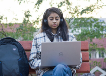 O professor sumiu: pais percebem efeitos negativos da IA e dos aplicativos na educação