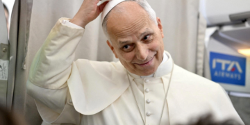 Papa Leão XIV pede que EUA busquem outras opções em vez de invadir a Venezuela: 'Talvez pressão econômica'