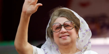 Khaleda Zia, primeira mulher a ser primeira-ministra de Bangladesh, morre aos 80 anos
