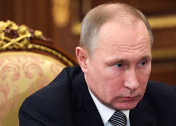 Após ameaça de Trump ao Irã, Putin fala por telefone com presidente iraniano e discute programa nuclear