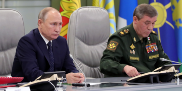 Chefe do exército russo diz que Putin ordenou expansão de zona-tampão nas regiões ucranianas em 2026