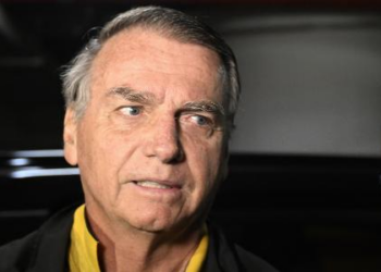 Após cirurgias, defesa de Bolsonaro faz novo pedido de prisão domiciliar