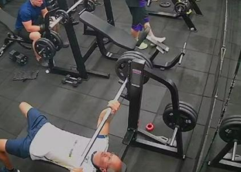 Homem morre ao ser atingido por barra de supino em academia de Pernambuco