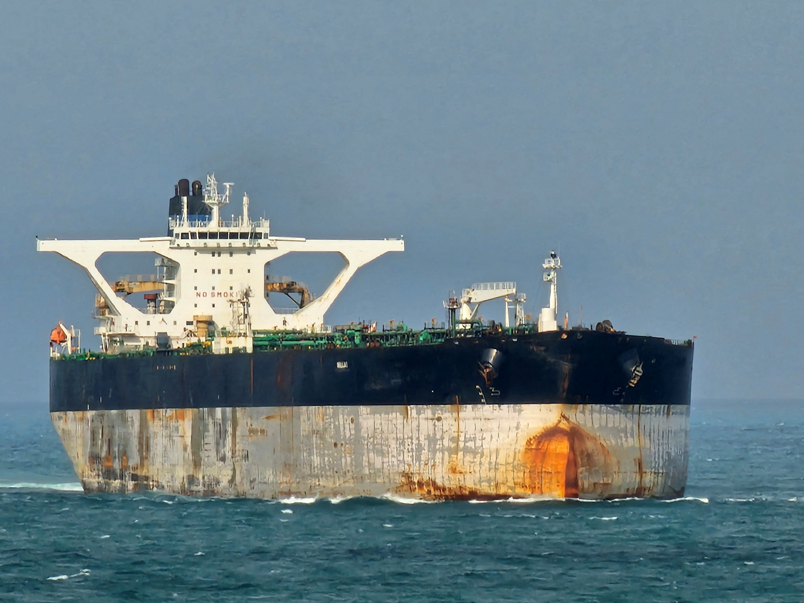 Trezentos metros de comprimento e capacidade para 318 mil toneladas de petróleo: como é o navio-tanque  Marinera, apreendido pelos EUA