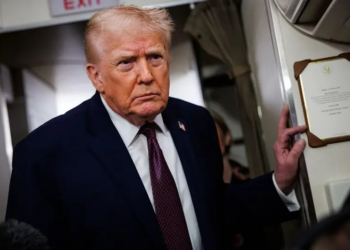 Trump diz considerar 'opções muito fortes' contra Irã após centenas de mortes em protestos contra o governo