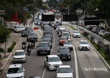 Rodízio de veículos em São Paulo volta a valer nesta segunda-feira (12)