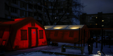 Ataque da Rússia na Ucrânia mata 4 e danifica estrutura de energia, dizem autoridades ucranianas