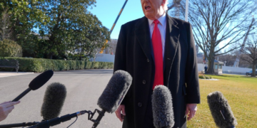 Trump diz para manifestantes iranianos 'guardarem nomes dos abusadores'